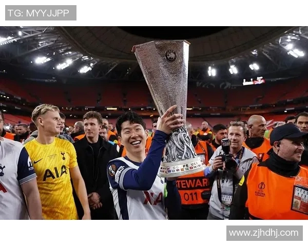 孙兴慜赛场微妙小动作引发广泛热议 球迷与专家意见分歧 孙兴慜赛场微妙小动作引发广泛热议 球迷与专家意见分歧